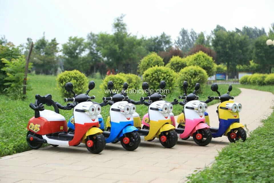 Tfal Toy kulur Ride fuq karozza